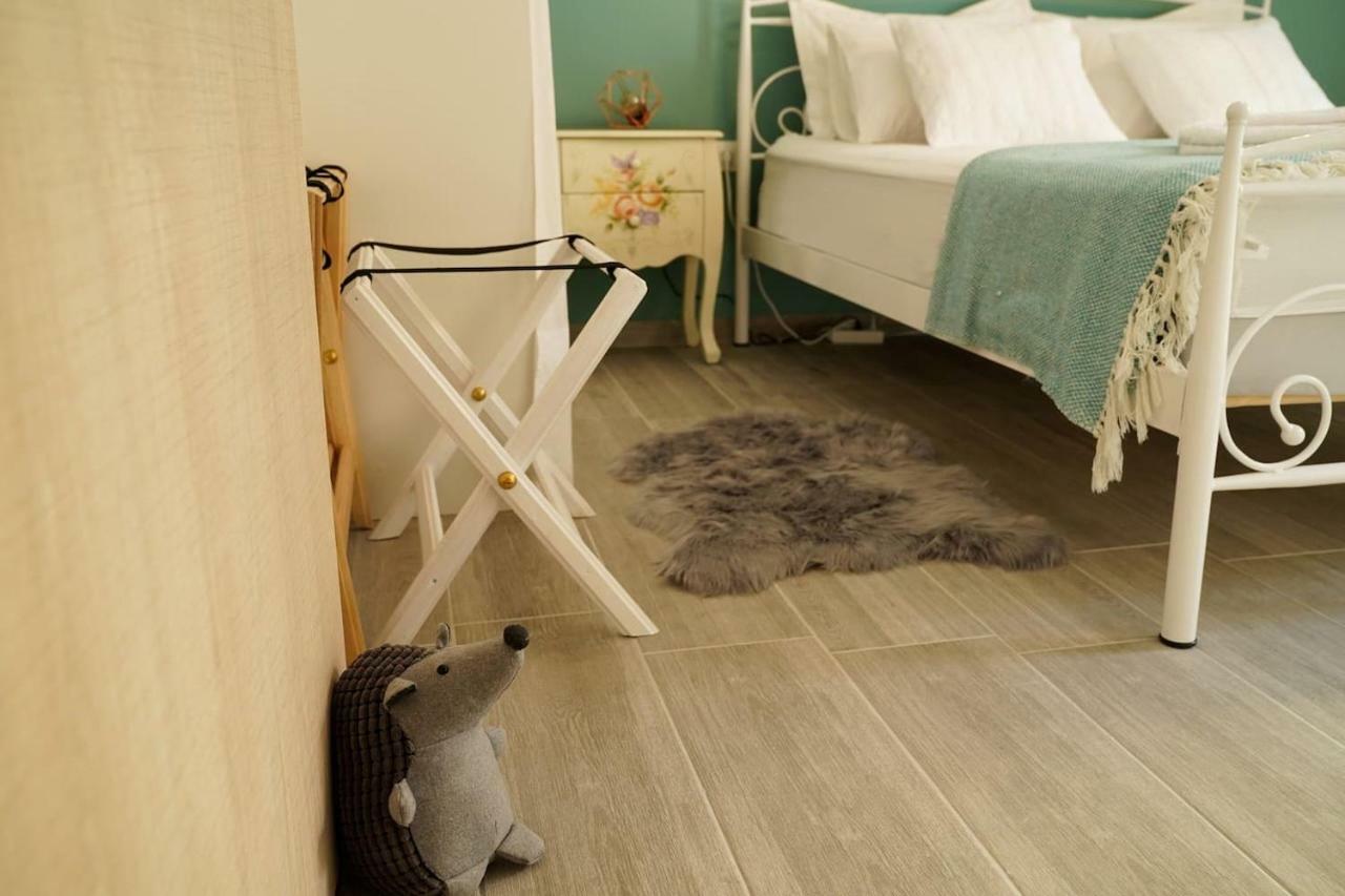 Athens Central Apartment 2 Mins To Metro Exterior photo